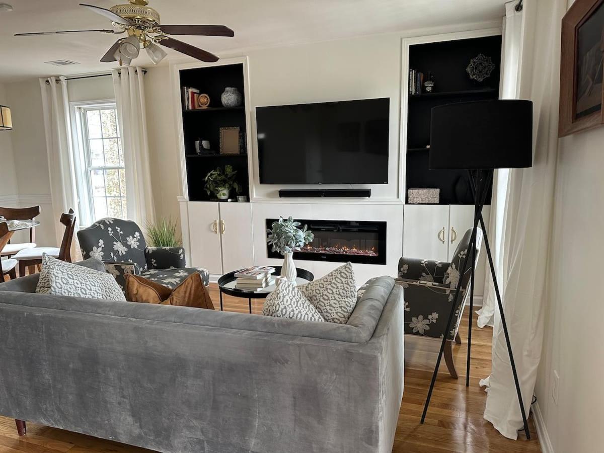 Vine City Home - Duplex - 3 Mins From Gwcc & Mercedes- Benz Stadium Atlanta Room photo